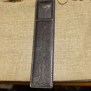 VINTAGE COACH BLACK LEATHER BOOK MARK WITH A PICTURE FRAME